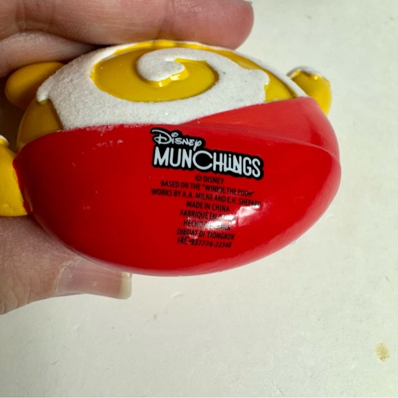 NWT. Disney Ornament - Munchlings Honey Cake Winnie The Pooh decoration - Picture 7 of 9